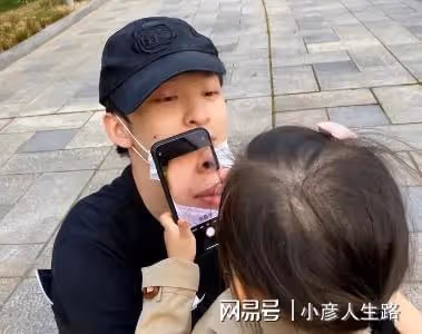 孫怡曬女兒生日母女像姐妹,董子健鬍子拉碴太疲憊網友:當道士?