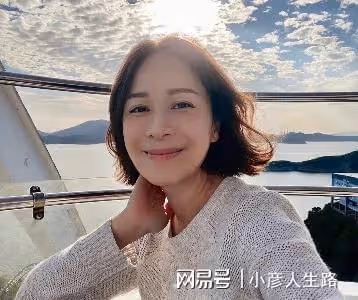 遭丈夫家暴險離婚!香港知名女星正式復出,將在內地直播帶貨撈金