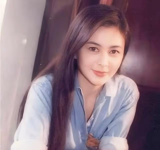 大美人關之琳60歲大壽!收到多捧鮮花不缺追求者,獨居1.5億豪宅