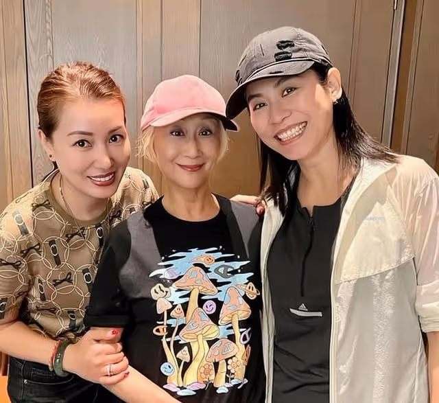 香港知名女星罕見出鏡!保養似少女,單身多年被傳隱婚生子