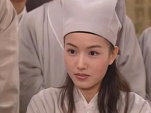 香港知名女星罕見出鏡!保養似少女,單身多年被傳隱婚生子