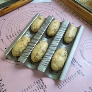 全麥黑糖紅棗核桃軟歐