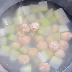 巨鮮美的冬瓜丸子湯