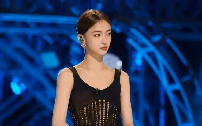 整容、耍大牌、自甘墮落成網紅，這8位「正女郎」的近況差距好大