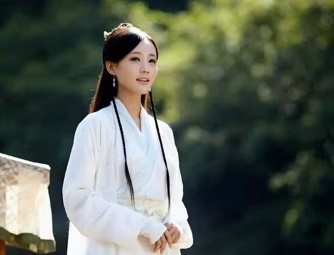 整容、耍大牌、自甘墮落成網紅，這8位「正女郎」的近況差距好大