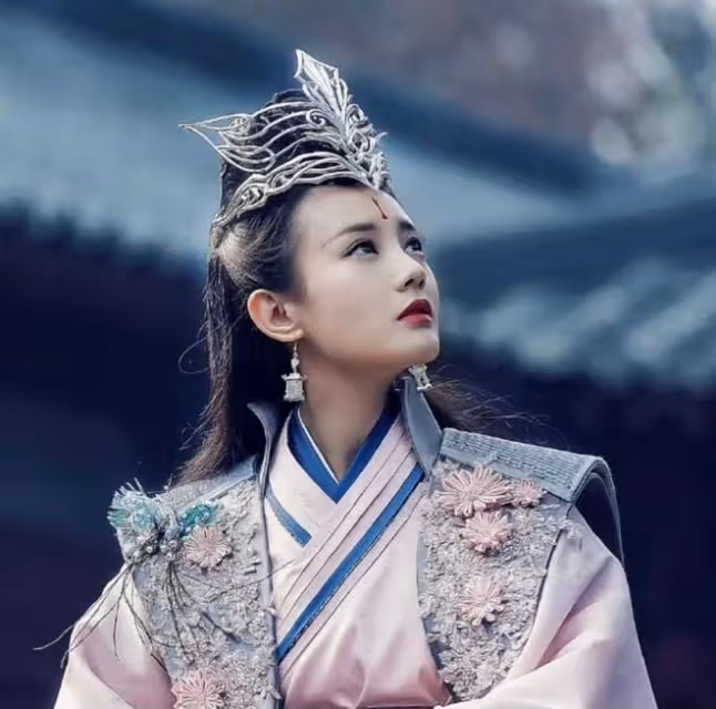 整容、耍大牌、自甘墮落成網紅，這8位「正女郎」的近況差距好大