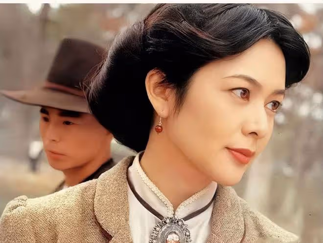 關之琳曬慶生美照，60歲身材苗條似少女，單身獨居上億豪宅很愜意