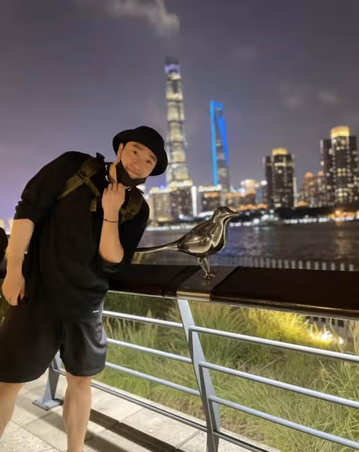 39歲劉翔身材發福認不出,曬近照滿臉幸福肥,對鏡比心疑表白嬌妻