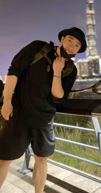 39歲劉翔身材發福認不出,曬近照滿臉幸福肥,對鏡比心疑表白嬌妻