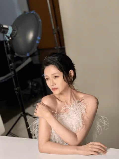 大S復工美出新高！白到發光，「胸前紋身」和具俊曄有關，透露「婚姻生活」感慨萬千