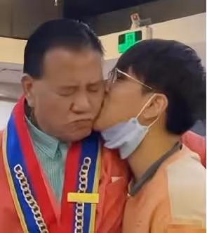 萬梓良兒子長大了!18歲「眉眼清秀+高挑身材」斯文帥氣不輸圈內明星,網友感慨:顏值不輸爸爸年輕時