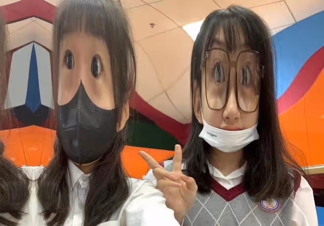 港星吳啟華深圳買房定居，13歲女兒卻在長春上學，一年學費20萬