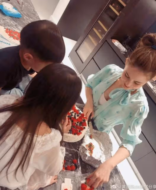 昆凌稱願意為周杰倫拼四胎,透露生三胎原因並非是不小心懷孕