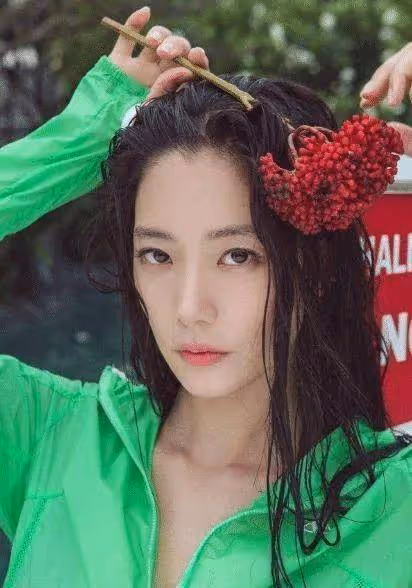國外著名「八卦女星」，來中國拍戲卻成「香餑餑」，網友：顏值控