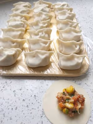 簡單又營養的紅蘿蔔玉米豬肉餡