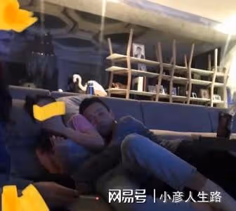 汪小菲張穎穎更多親密照流出，女方把男方灌醉，當眾親密不避嫌
