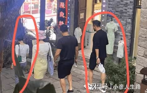 汪小菲張穎穎更多親密照流出，女方把男方灌醉，當眾親密不避嫌