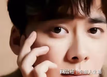 李易峰都糊了還被造謠,網上曝其出拘留所後的視頻,其實不是真的