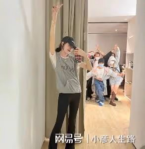 38歲唐嫣低調直播帶貨,臉腫得快認不出來,僅得200人在線引熱議