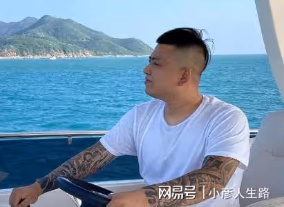 網紅天津李四否認簽約外站，直播放話：想開播就開播，沒和官方談
