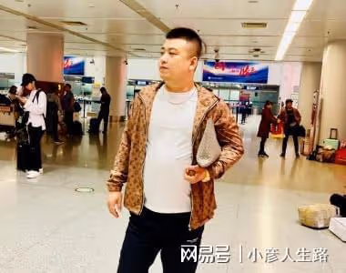 網紅天津李四否認簽約外站，直播放話：想開播就開播，沒和官方談
