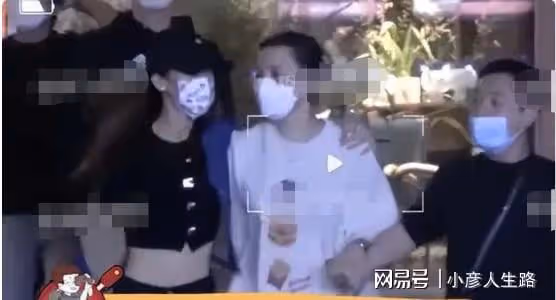 金晨再次上演姐弟戀!與鮮肉沙灘上貼身擁吻纏綿,堪稱內地蕭亞軒