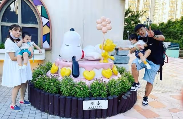 狀態令人唏噓!香港知名歌手內地商演狂走音,身形發福被嘲像大叔