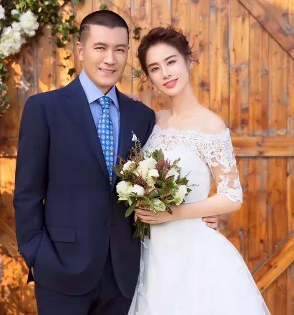 黃聖依發文含藏頭詩引離婚猜測，男方罕曬女兒