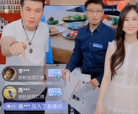 黃聖依發文含藏頭詩引離婚猜測，男方罕曬女兒
