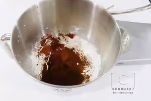 【咖啡奶酥排包】｜香炸整條街的麵包