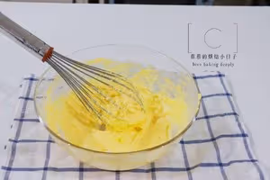 【咖啡奶酥排包】｜香炸整條街的麵包