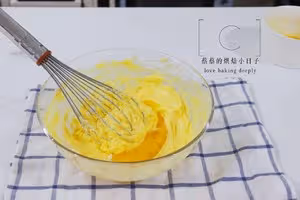 【咖啡奶酥排包】｜香炸整條街的麵包