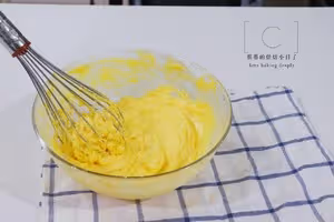 【咖啡奶酥排包】｜香炸整條街的麵包