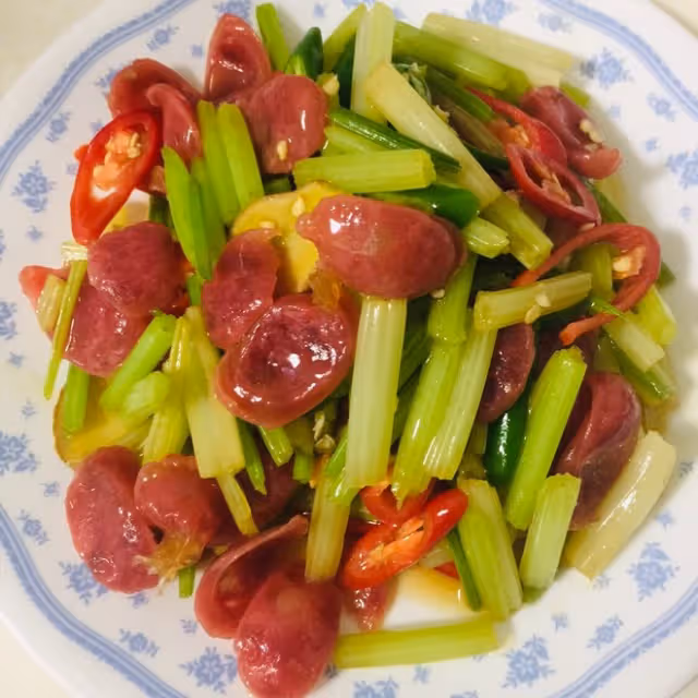 臘腸炒芹菜