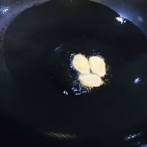 臘腸炒芹菜