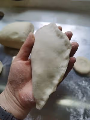 韭菜盒子（燙麵）涼了也很軟