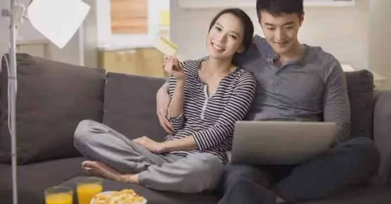 老婆每晚凌晨回家，老公一怒之下玩跟蹤，發現老婆在按摩店的貓膩