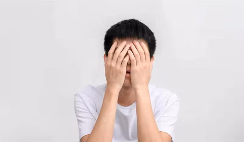 男孩7歲時，遭後媽誣陷偷錢趕出家門，被親戚收留後，拒絕和父親相認，父親聲淚俱下：我有苦衷