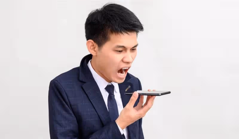 男孩7歲時，遭後媽誣陷偷錢趕出家門，被親戚收留後，拒絕和父親相認，父親聲淚俱下：我有苦衷