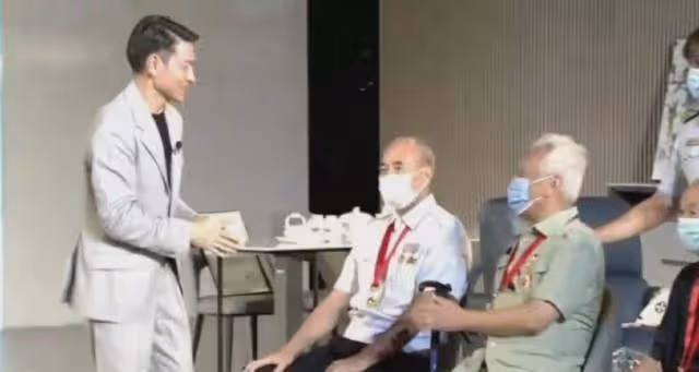 劉德華首次品牌代言出鏡,關閉禮物通道,一小時匆匆結束