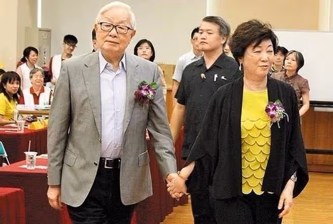 張淑芬看淡離別「唯掛念張忠謀」:我一定要活得比他久 13年前「會面達賴喇嘛」與佛結緣:2女兒也樂助人