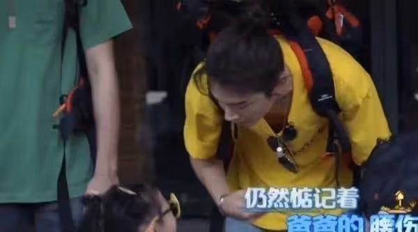 還記得戚薇的女兒lucky嗎？褪去嬰兒肥變化大，暴風式增高姐姐范十足
