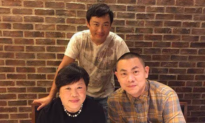 江宏恩弟沒學歷、沒背景闖法國,金毛小子變身是台灣之光,20歲奪華人唯一,爆淚感恩生命中2個女人, 嘆:為我放棄自己人生