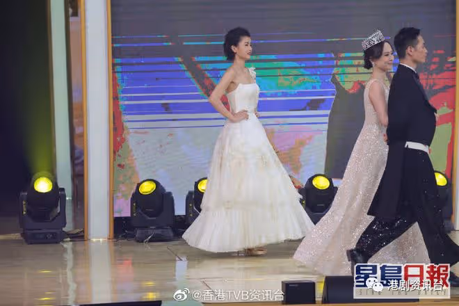 《2022香港小姐競選決賽》:林俊賢女兒奪冠,成為首位「星二代」港姐冠軍