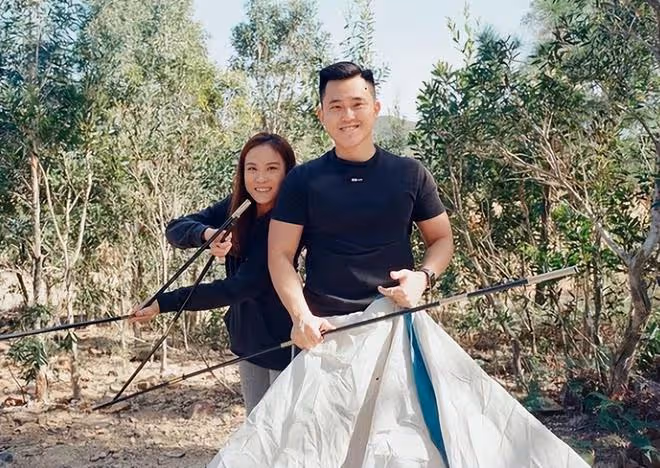 29歲美女主持官宣結婚!與健碩男友甜蜜依偎,生日被求婚滿臉喜悅