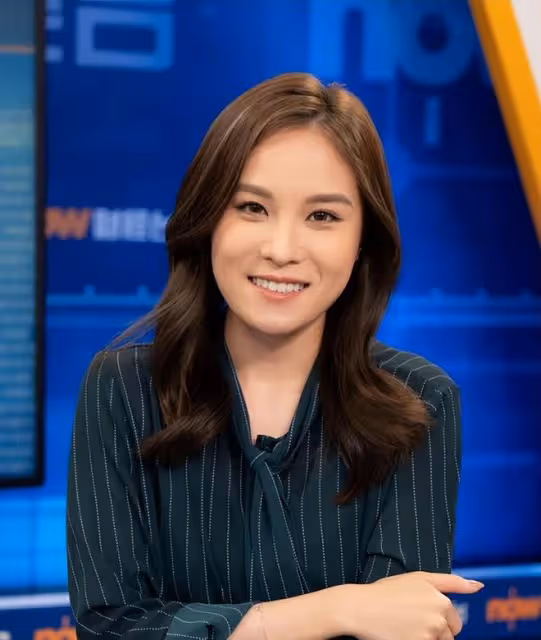 29歲美女主持官宣結婚!與健碩男友甜蜜依偎,生日被求婚滿臉喜悅