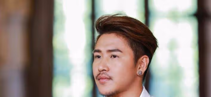 從小扛父債!43歲男星「高中徒步40分鐘上學」馬不停蹄賺錢「花13年終還清」淚喊:想退休了!