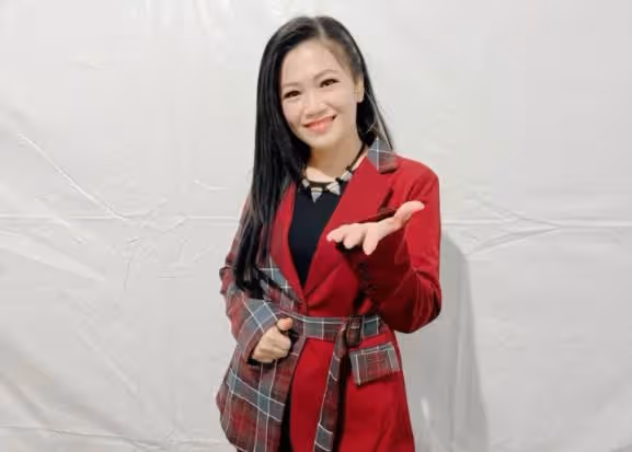 歌后善心不留名!選秀冠軍李子森「生活拮據」黃妃姊伸援手「預算不夠自掏腰包」堅持把他帶身邊。