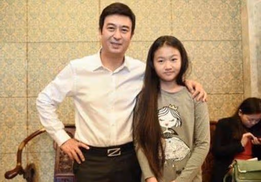 張嘉譯的6個「女兒」,前5個都成一線演員,只有她怎麼都捧不紅