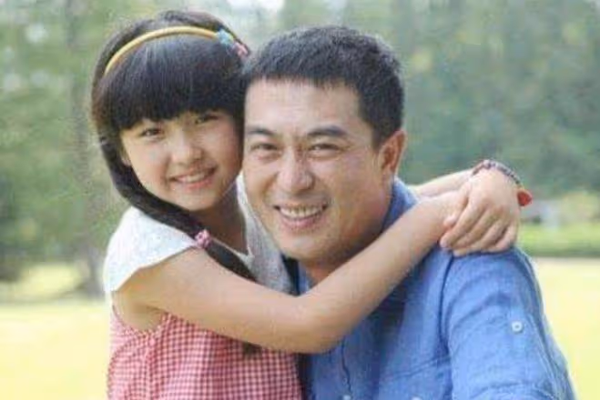 張嘉譯的6個「女兒」,前5個都成一線演員,只有她怎麼都捧不紅